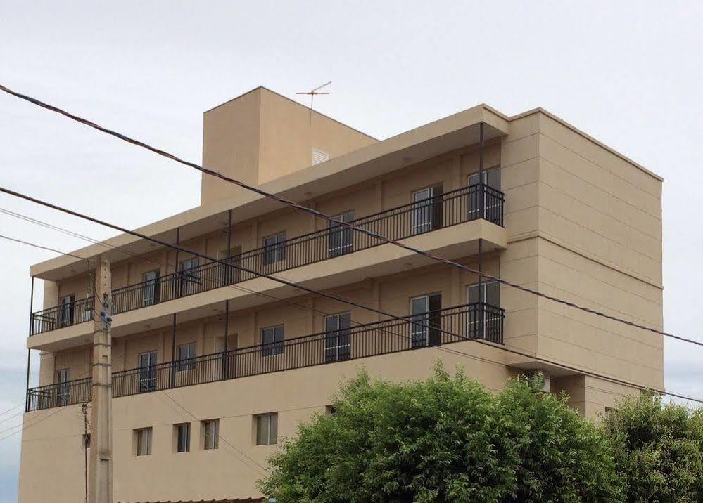 Flor Que Ri - Flats Mobiliados Na Melhor Localizacao Olímpia Exterior foto